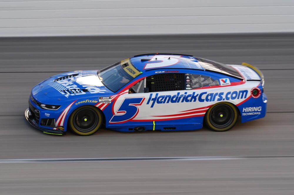 nascar larson domina in kansas ed allunga nella chase da Oasport.it nascar larson domina in kansas ed allunga nella chase