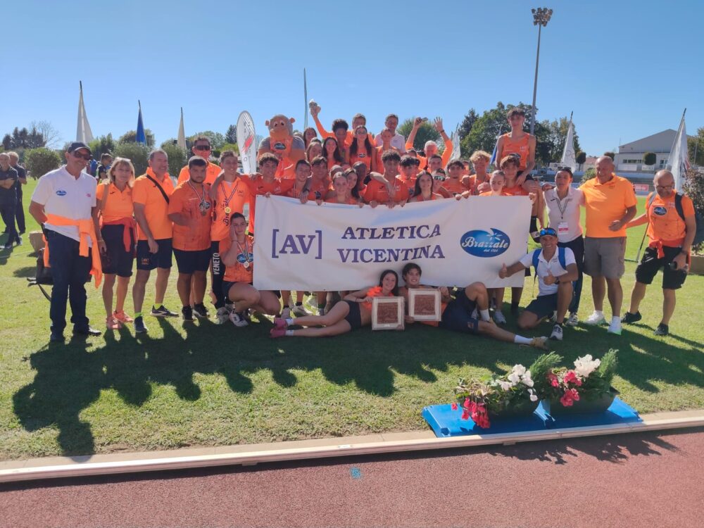 atletica vicentina vince gli scudetti ai societari allievi del pioluogo si esalta nel peso doppietta di doualla da Oasport.it atletica vicentina vince gli scudetti ai societari allievi del pioluogo si esalta nel peso doppietta di doualla