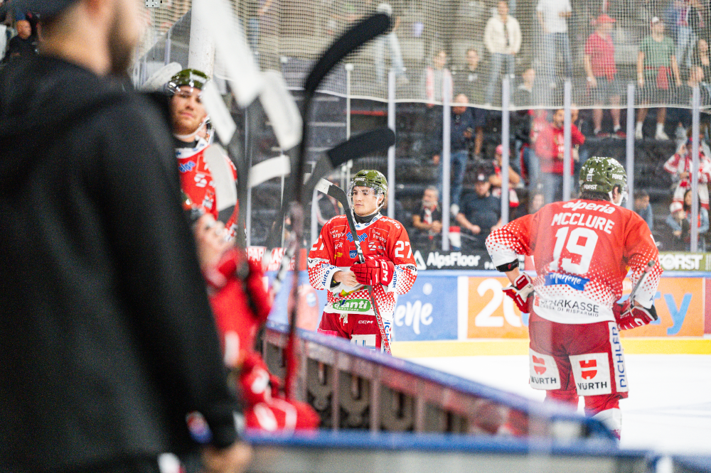 hockey ghiaccio triplo successo esterno per le italiane milano passa in casa della capolista e la raggiunge da Oasport.it hockey ghiaccio triplo successo esterno per le italiane milano passa in casa della capolista e la raggiunge