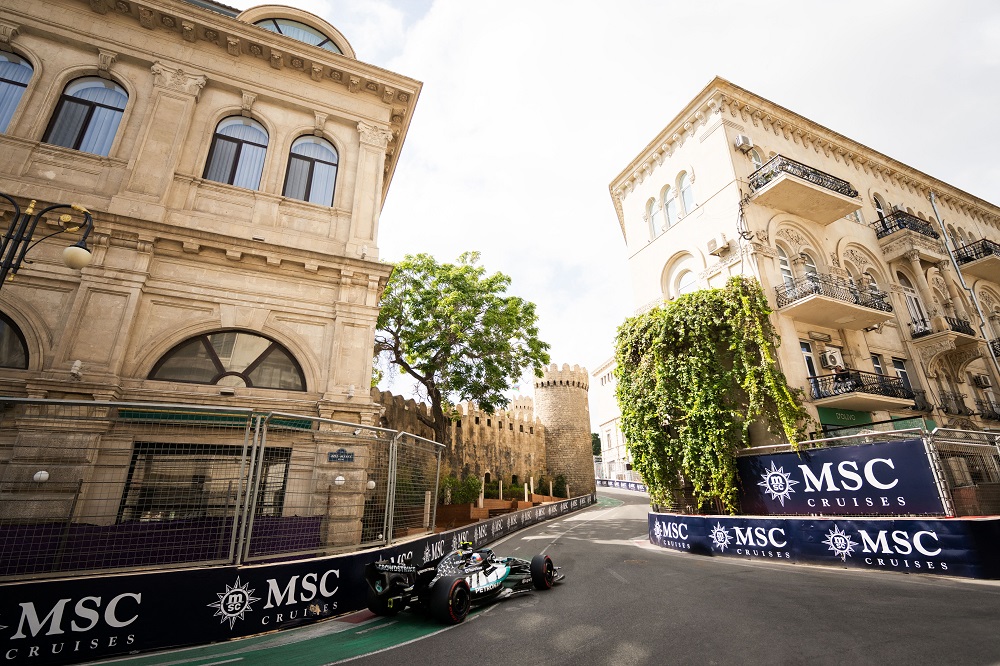 live f1 gp azerbaijan 2026 in diretta antonelli per la rimonta leclerc tenta il colpaccio contro russell da Oasport.it live f1 gp azerbaijan 2026 in diretta antonelli per la rimonta leclerc tenta il colpaccio contro russell