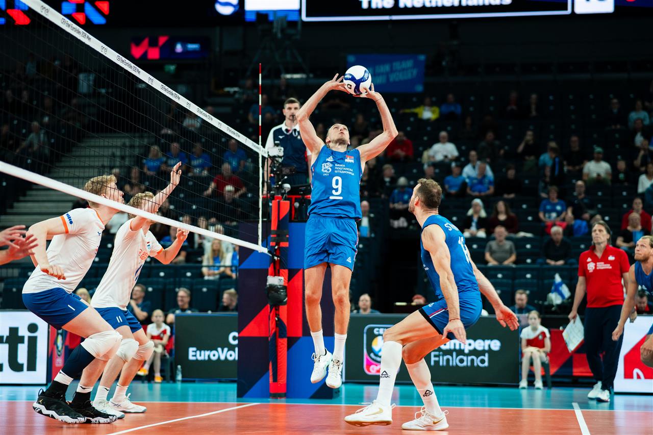 sesta giornata agli europei romania che sorpresa turchia battuta 3 1 la serbia rimonta l8217olanda cechia lanciata da Oasport.it sesta giornata agli europei romania che sorpresa turchia battuta 3 1 la serbia rimonta l8217olanda cechia lanciata