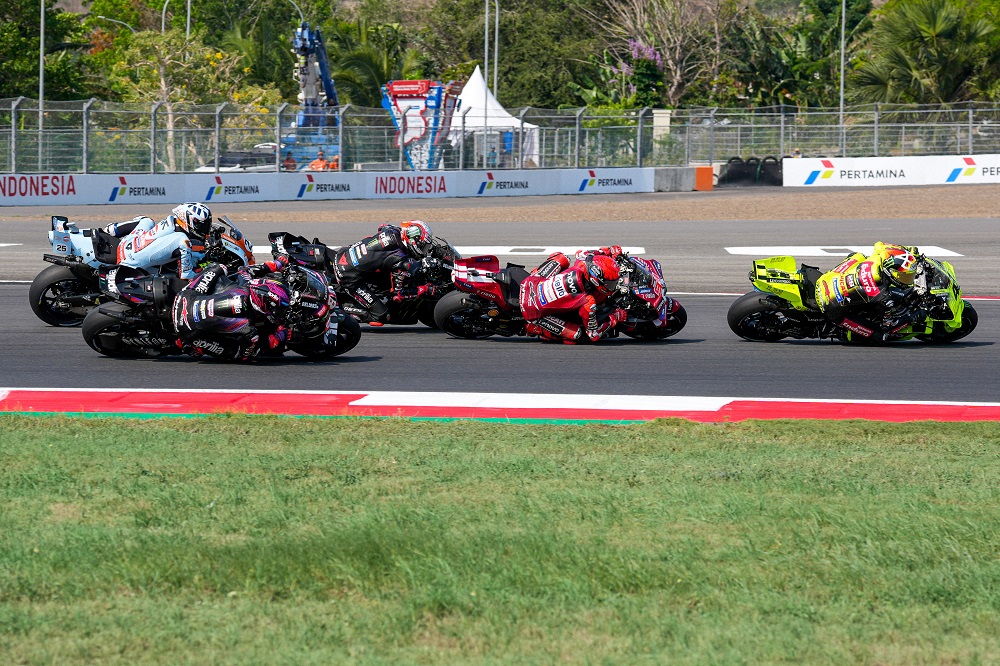 live motogp gp indonesia 2026 in diretta fernandez e bezzecchi mine vaganti nella sfida tra marquez e martin da Oasport.it live motogp gp indonesia 2026 in diretta fernandez e bezzecchi mine vaganti nella sfida tra marquez e martin