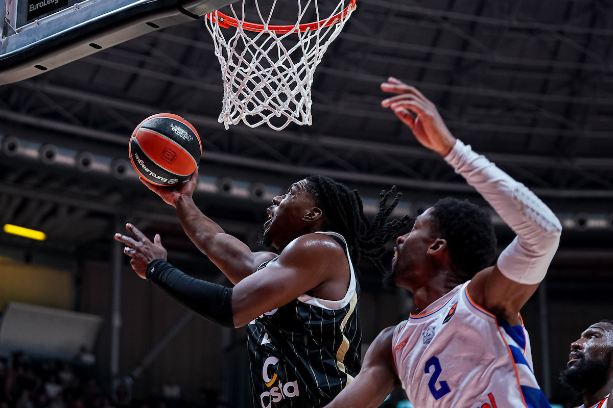 Basket, la Virtus Bologna non si ferma più in Eurolega! Baskonia ko al PalaDozza per il poker di vittorie