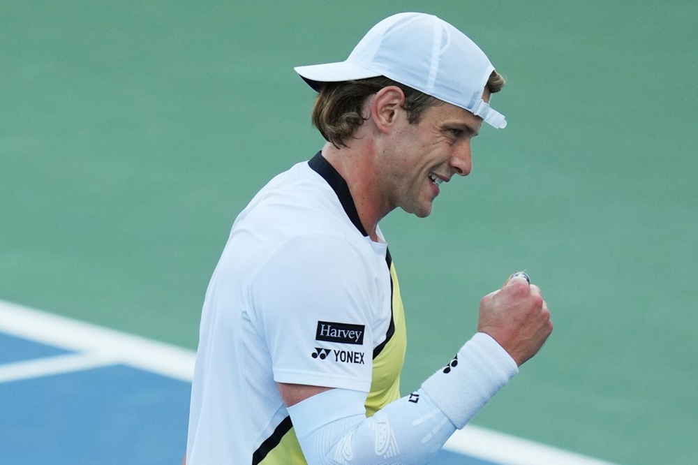 atp shanghai 2026 bergs sorprende alcaraz bene medvedev e auger aliassime eliminato vacherot da Oasport.it atp shanghai 2026 bergs sorprende alcaraz bene medvedev e auger aliassime eliminato vacherot